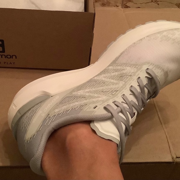 Salomon running shoes - Picture 2 of 4